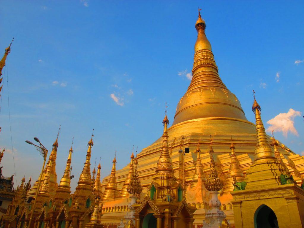 golden-temple-myanmar-1