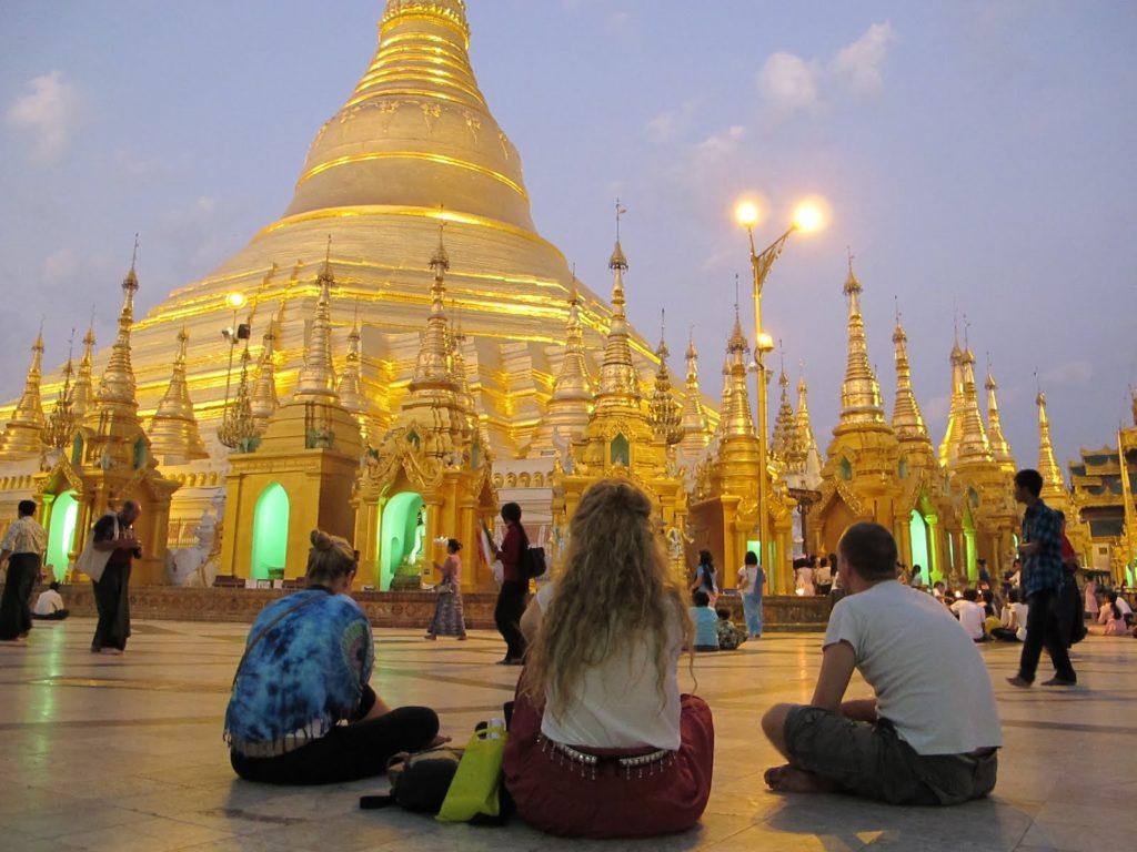 golden-temple-myanmar-7