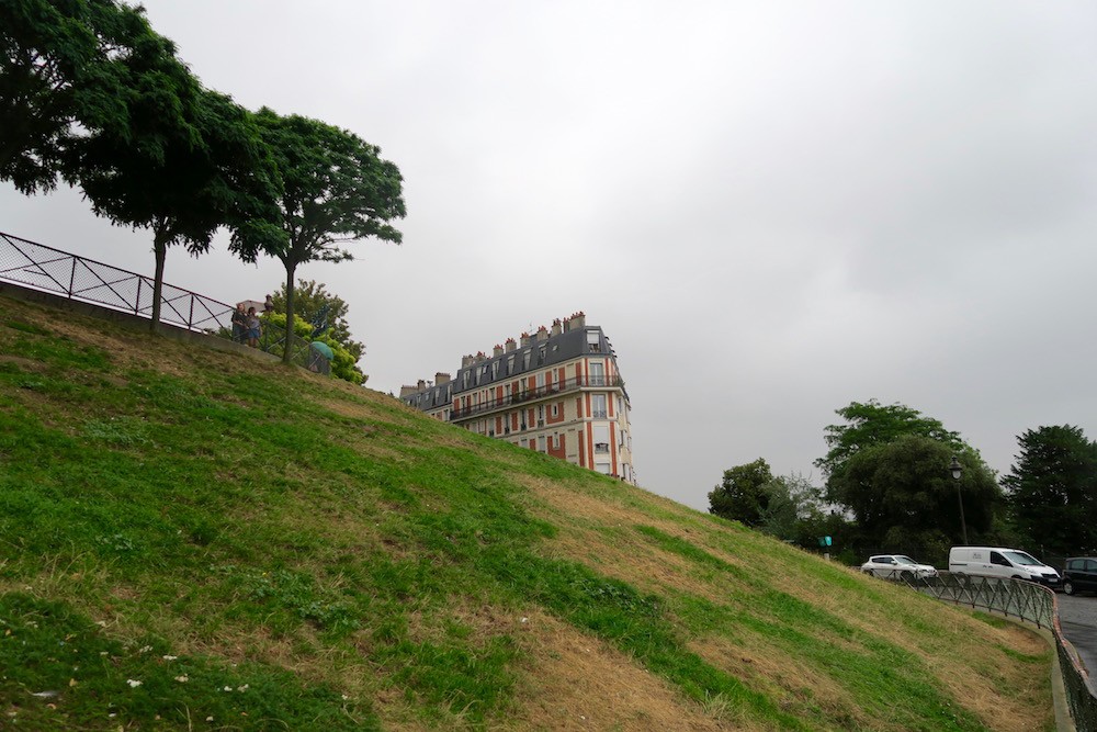 where-is-the-sinking-house-of-paris-2